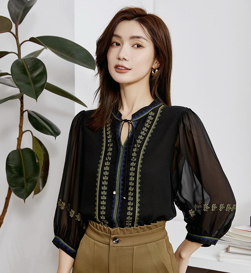 GAT-YRQ61178 Ladies' 100% pure mulberry silk woven EMB shirt